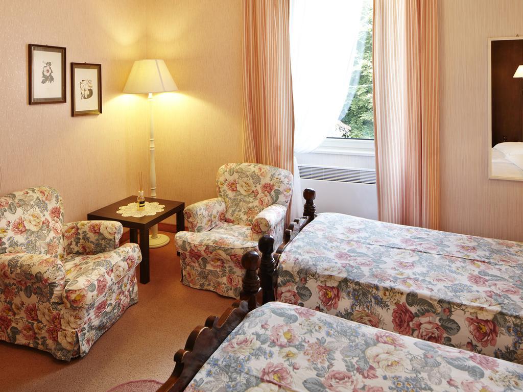 Albergo Milano Snc Ланцо-д’Интельви Номер фото