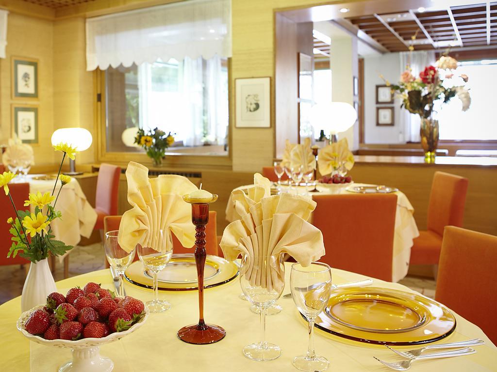 Albergo Milano Snc Ланцо-д’Интельви Экстерьер фото