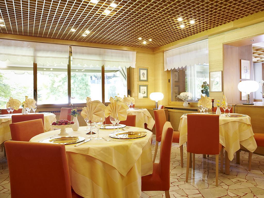 Albergo Milano Snc Ланцо-д’Интельви Экстерьер фото