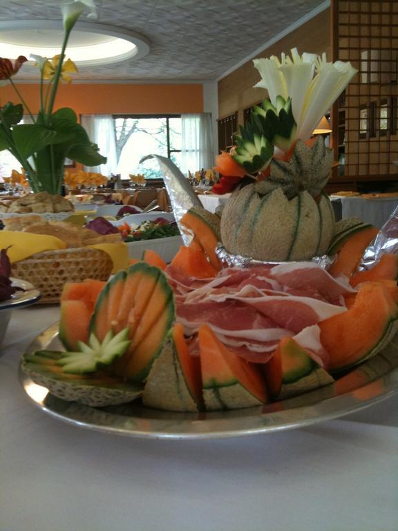 Albergo Milano Snc Ланцо-д’Интельви Экстерьер фото