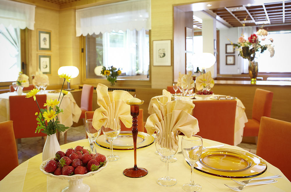 Albergo Milano Snc Ланцо-д’Интельви Экстерьер фото