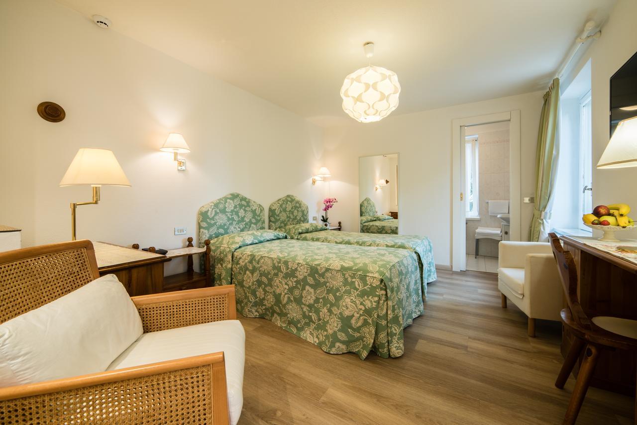 Albergo Milano Snc Ланцо-д’Интельви Экстерьер фото